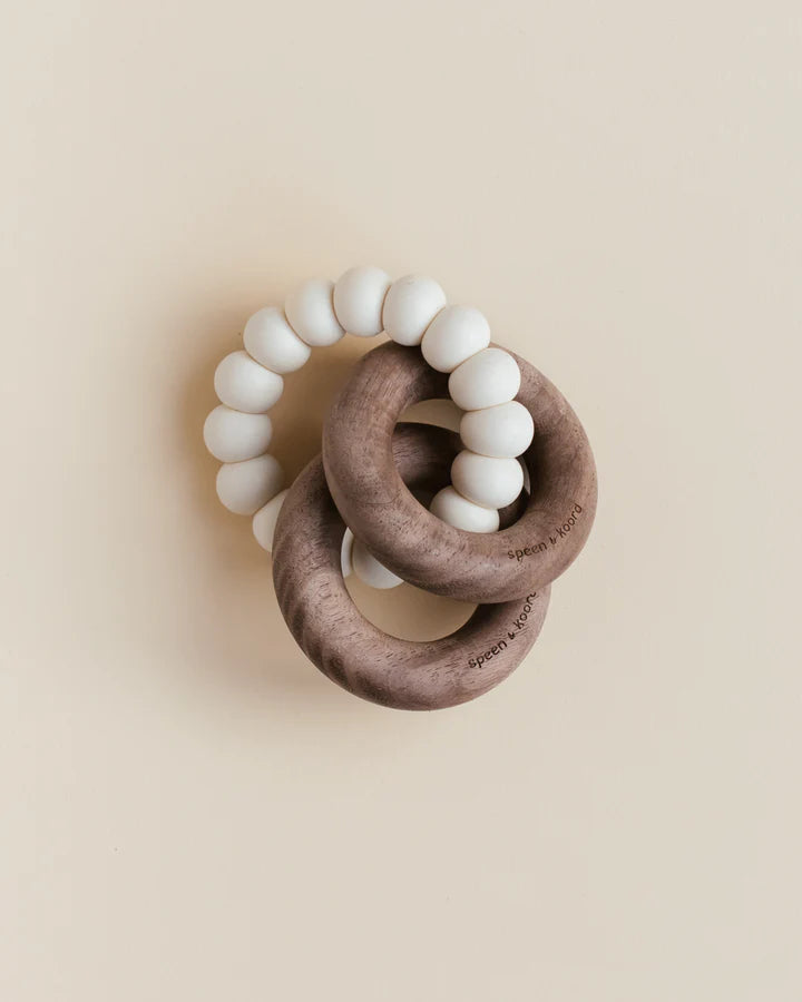 Speen en Koord - teething ring - walnut - milk