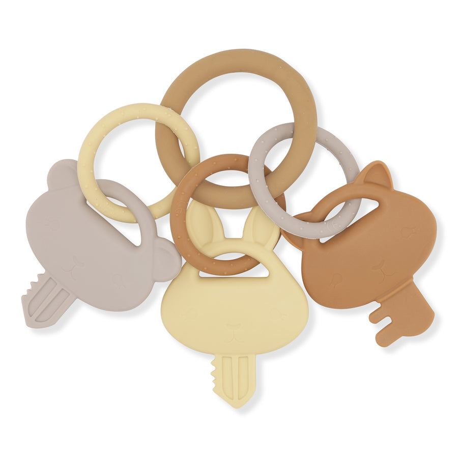 Kongesslojd-activiteitenring-sleutels-blush-caramel-beige-doorkomende-tandjes-bijtspeeltje-aiandmi