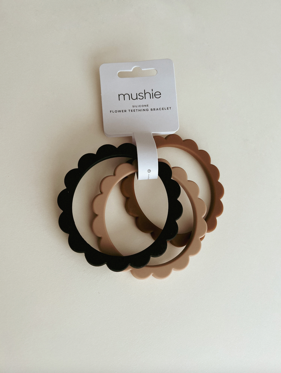 Mushie - Flower teether bracelet - 3 pack - Black/Natural/Caramel